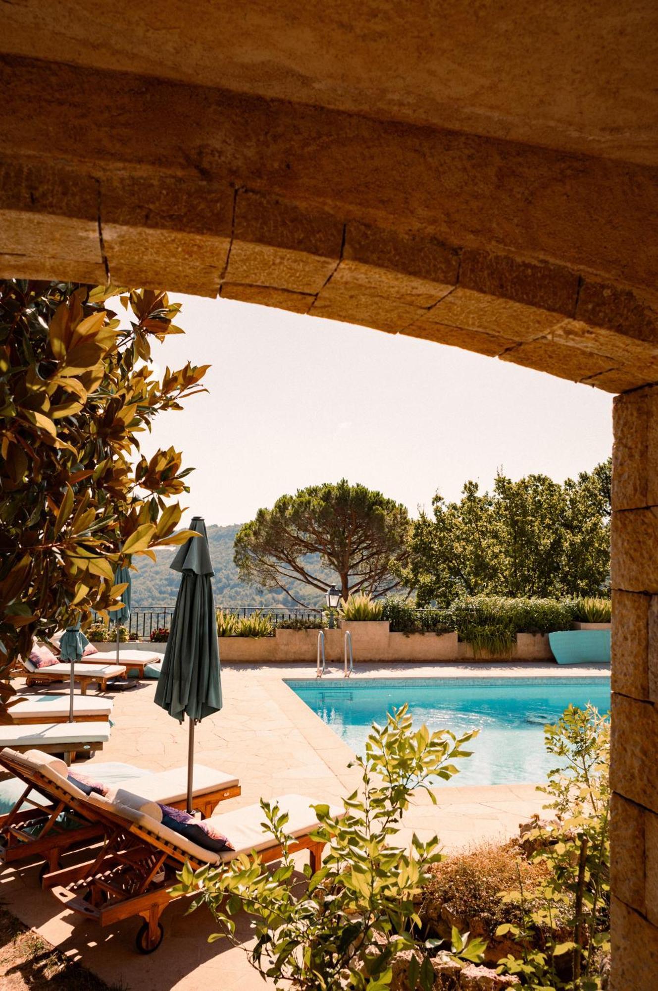 Loup Castel Boutique Hotel B&B Le Bar-sur-Loup ภายนอก รูปภาพ